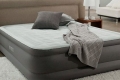 Nafukovací matrace na spaní: typy a jemnosti výběru