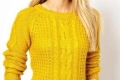 Jak nosit žlutý svetr?
