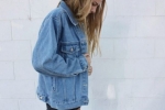 Oversize džínová bunda: trendy vzhled