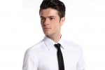 Vzhled košile a kravaty s krátkým rukávem